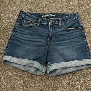Universal Thread midrise boyfriend shorts